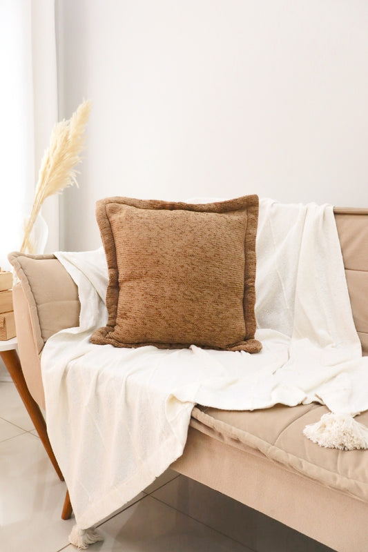 Capa de Almofada em Chenille com Aba Lateral Café com Leite 45x45