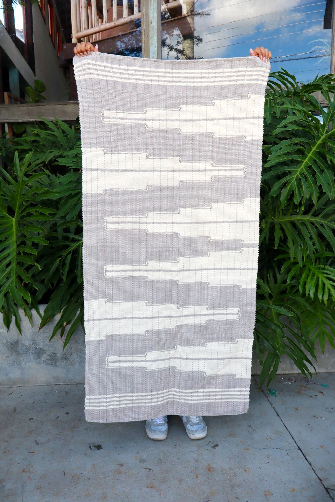 Tapete Médio Malha Cinza Prata com Bico Especial Sem Franja