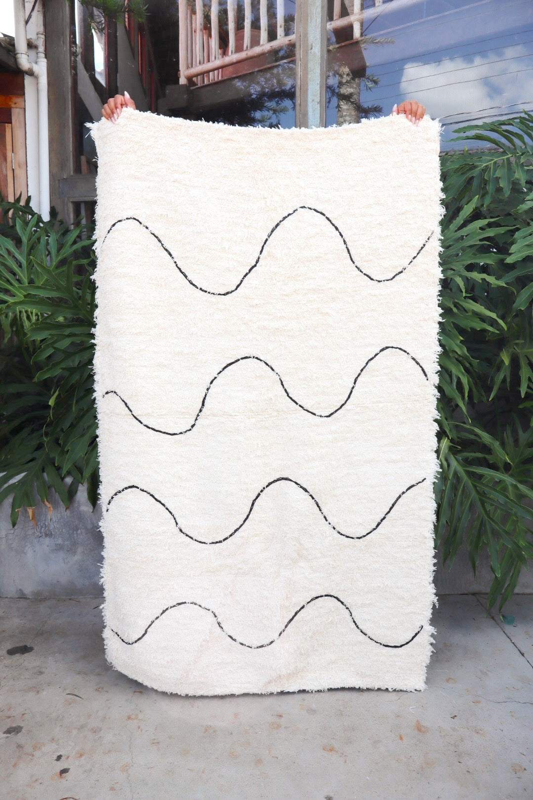 Tapete Médio Algodão Bordado Ondas 1,00x1,50m