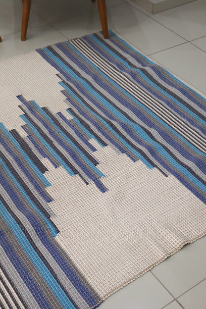 Tapete de Bico Linha Trabalhado Azul 1,50x1,50m