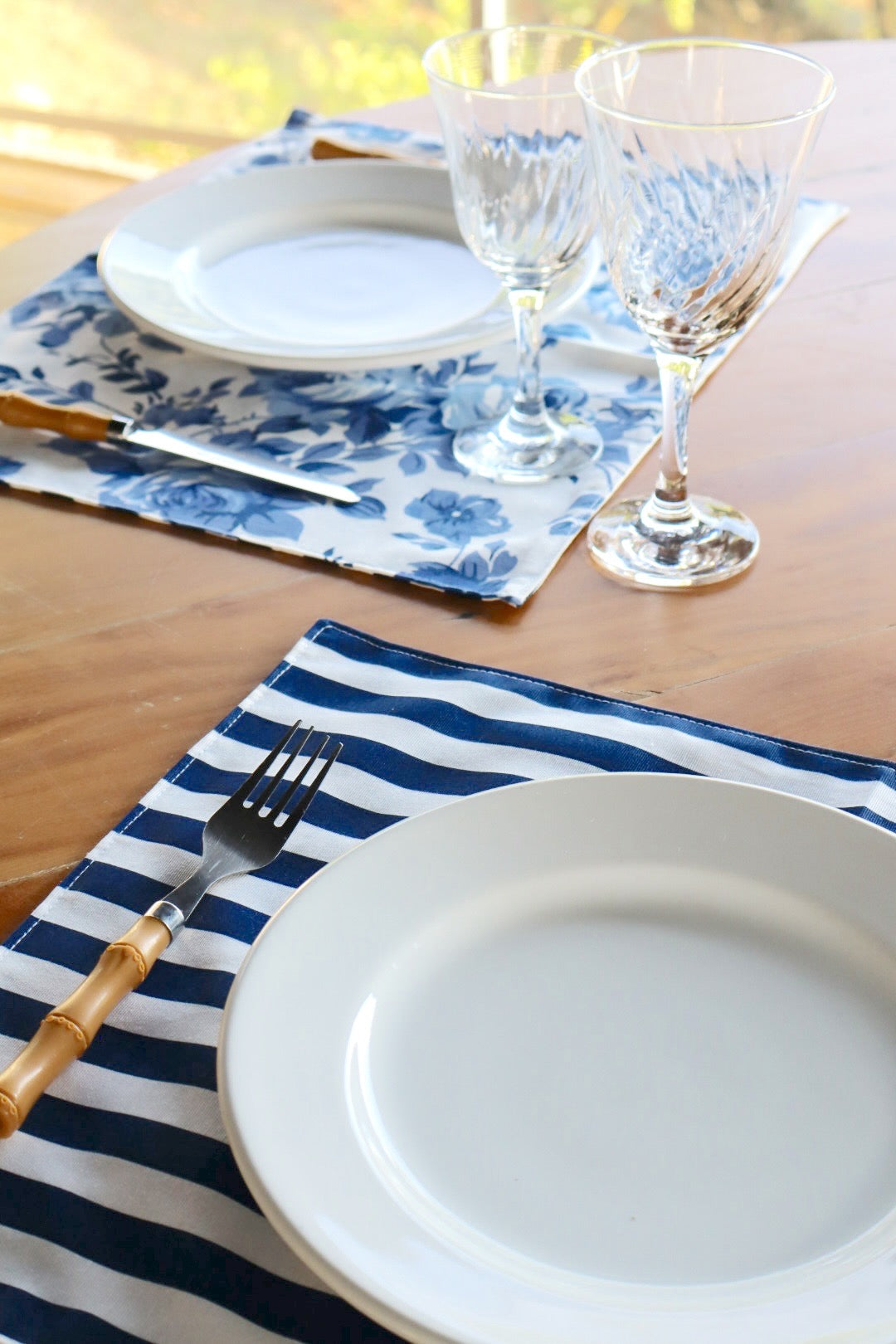 Lugar Americano Dupla Face Impermeável Floral Azul/ Listrado Azul