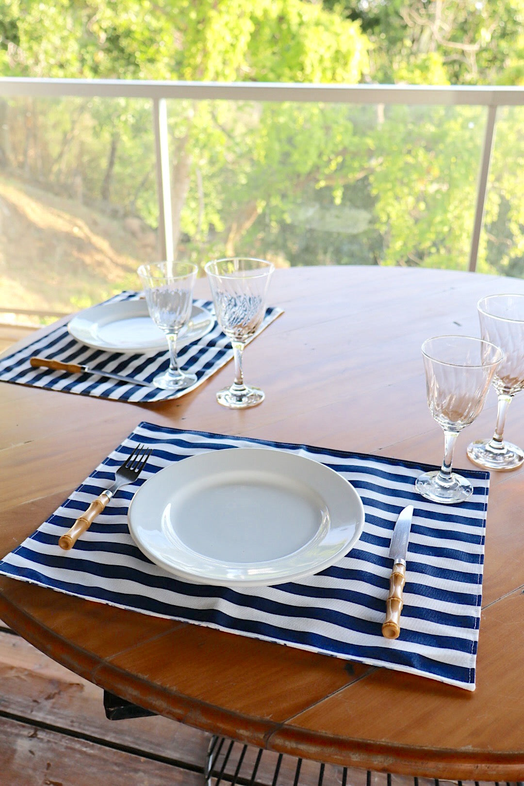 Lugar Americano Dupla Face Impermeável Floral Azul/ Listrado Azul