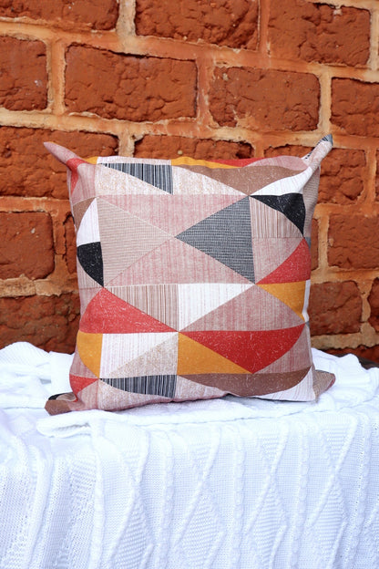 Capa de Almofada em Gorgurinho Triângulo Terracota 45x45