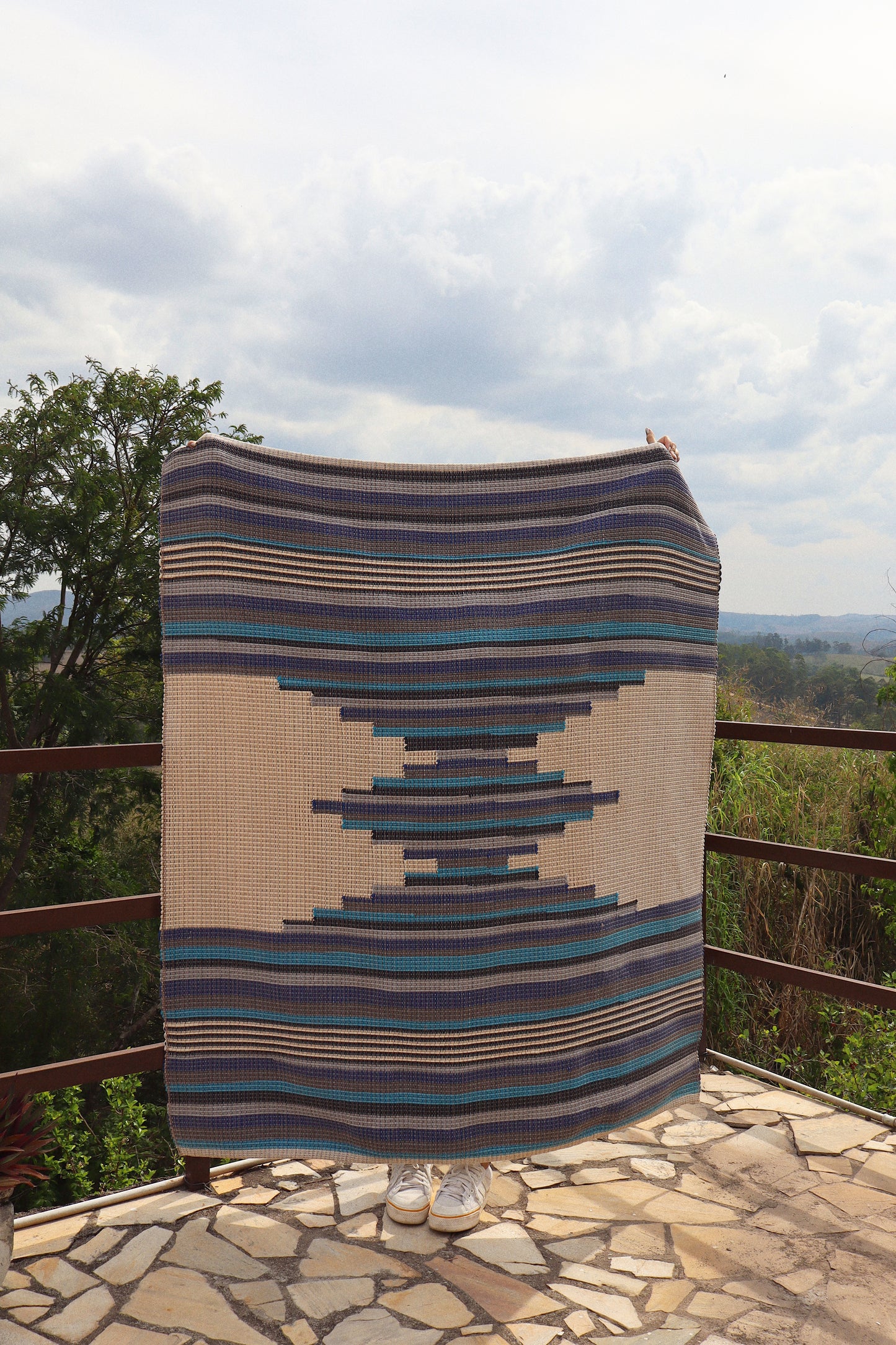 Tapete de Bico Linha Trabalhado Azul 1,50x1,50m