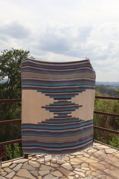 Tapete de Bico Linha Trabalhado Azul 1,50x1,50m