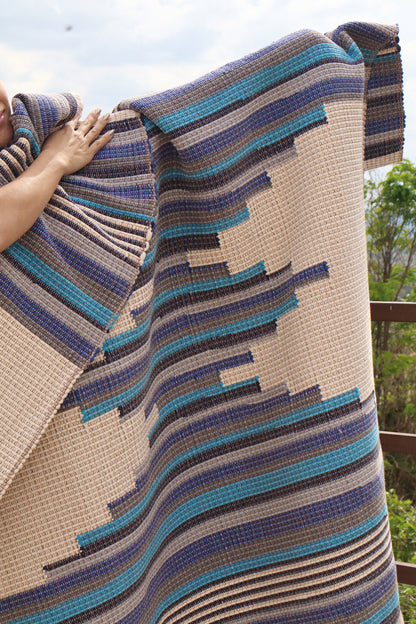 Tapete de Bico Linha Trabalhado Azul 1,50x1,50m