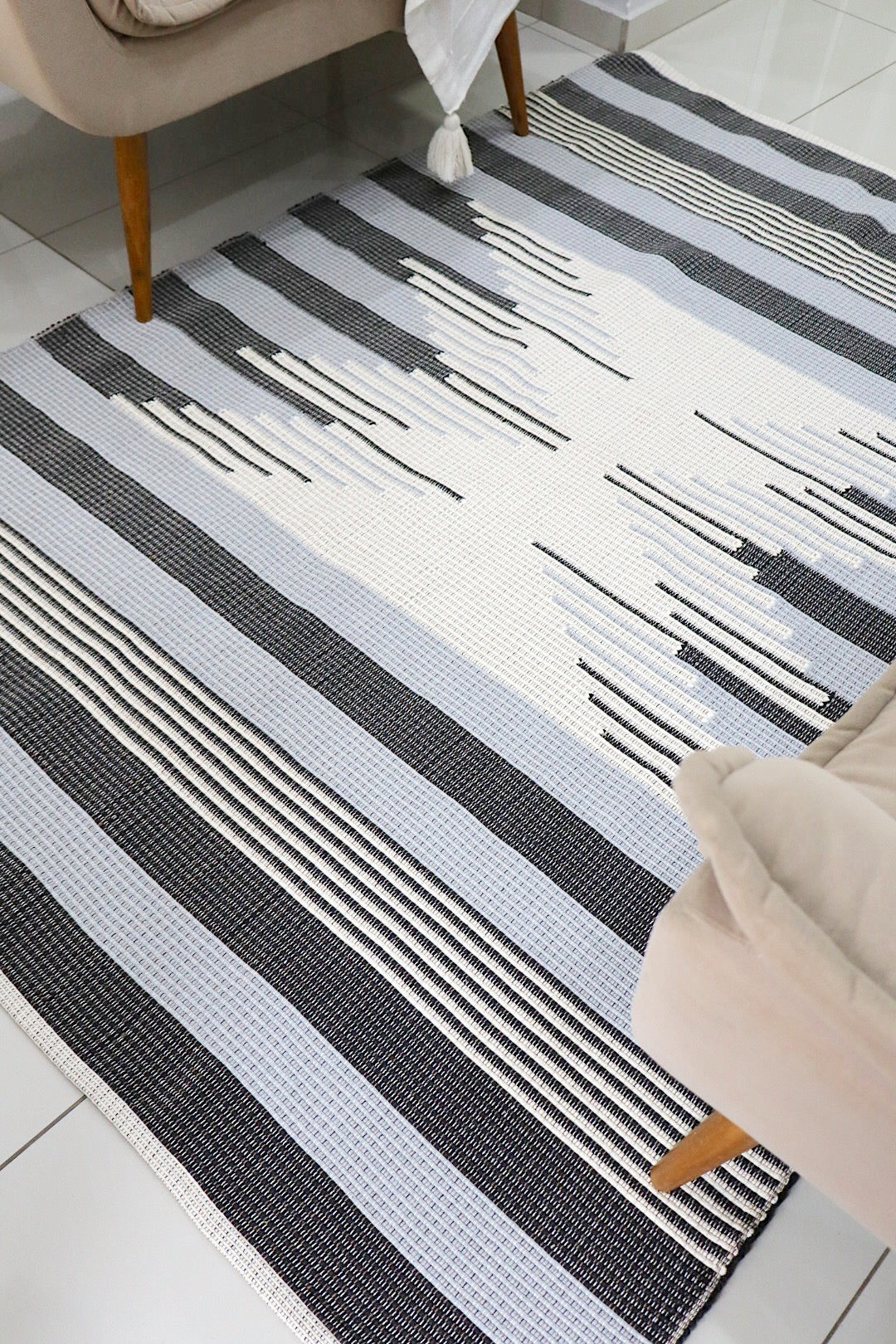 Tapete Linha Bico Preto e Cinza 1,50x2,00m