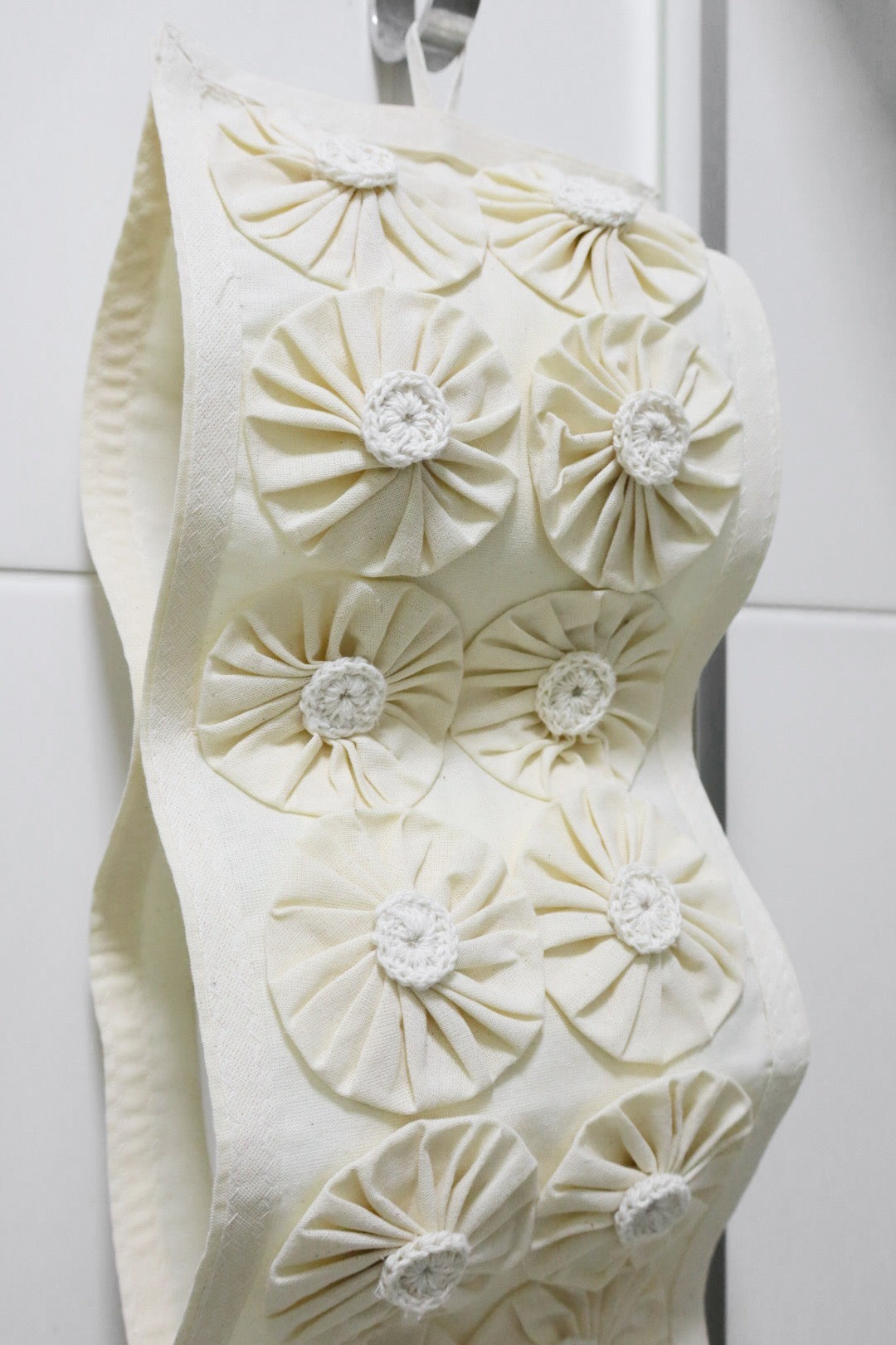 Porta Papel Higiênico 3 Lugares Algodão Fuxico Especial Cru