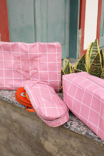 Kit Viagem Necessaire Box + Sujinha Limpinha Porta Calcinha + Porta Chinelos Grid Rosa