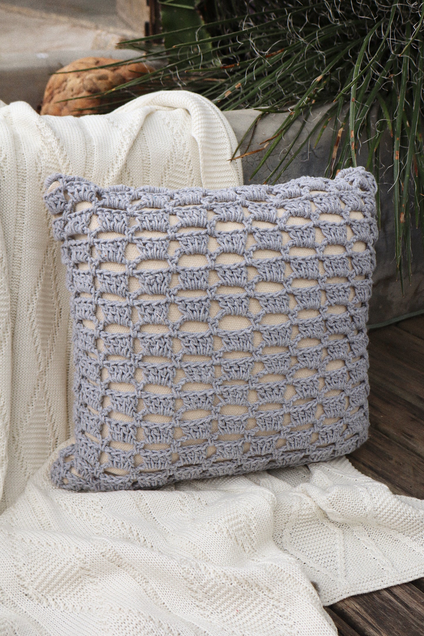 Capa de Almofada Boho Trançada Crochê Cinza EST003 45x45