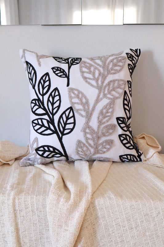 Capa de Almofada Bordada em Linho Floral Boho 45x45 EST04
