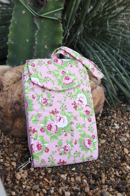 Necessaire Porta Celular Flores Rosa e Verde