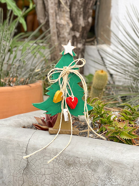 Árvore de Natal em Madeira Decorada