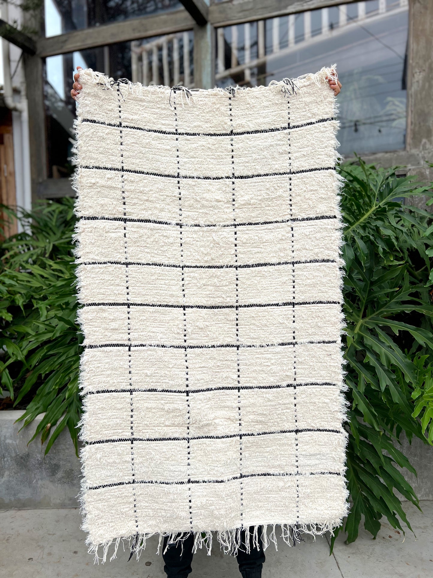 Tapete Médio Algodão Felpudo Grid Preto 0,80x1,50m