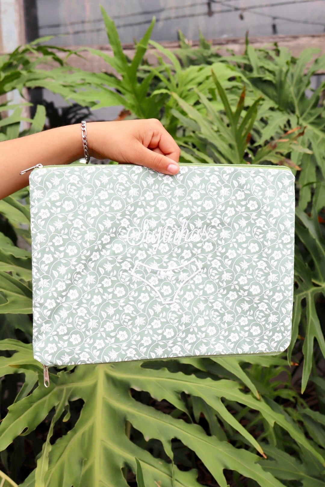 Necessaire Porta Calcinha Limpinha Sujinha G Florzinhas Verde Claro