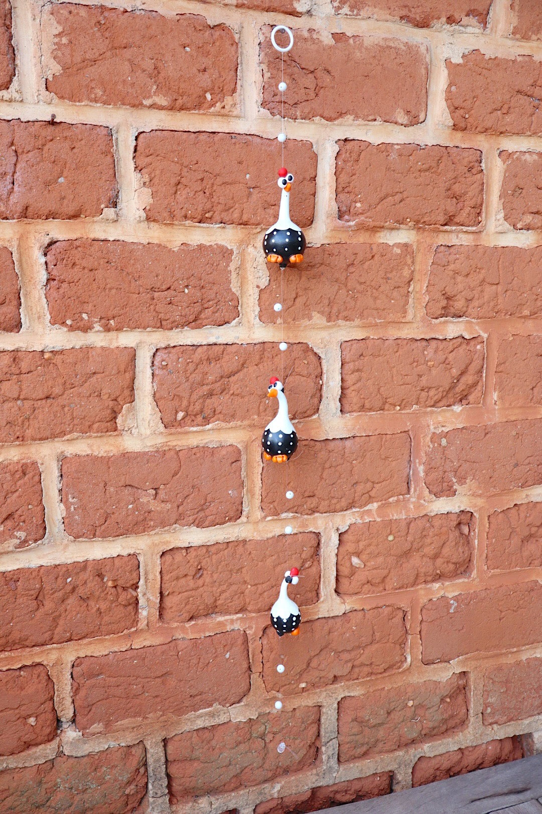 Móbile de Galinha em Cabaça Preto E Branco