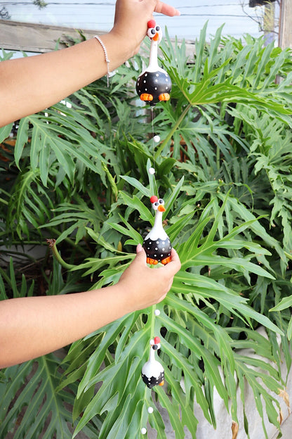 Móbile de Galinha em Cabaça Preto E Branco