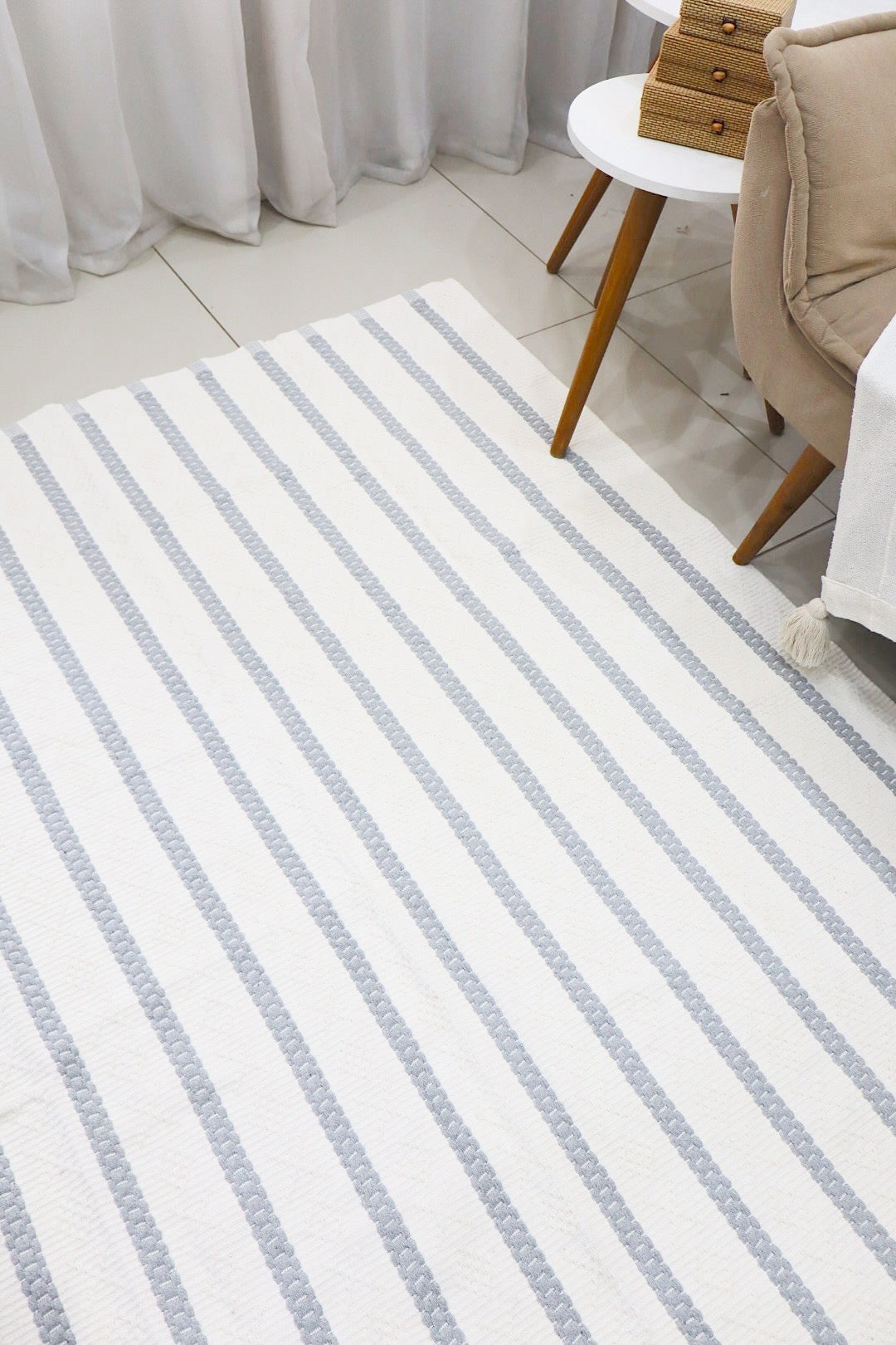 Tapete Itatiaia Listrado Algodão Cru com Cinza 1,50x2,00m