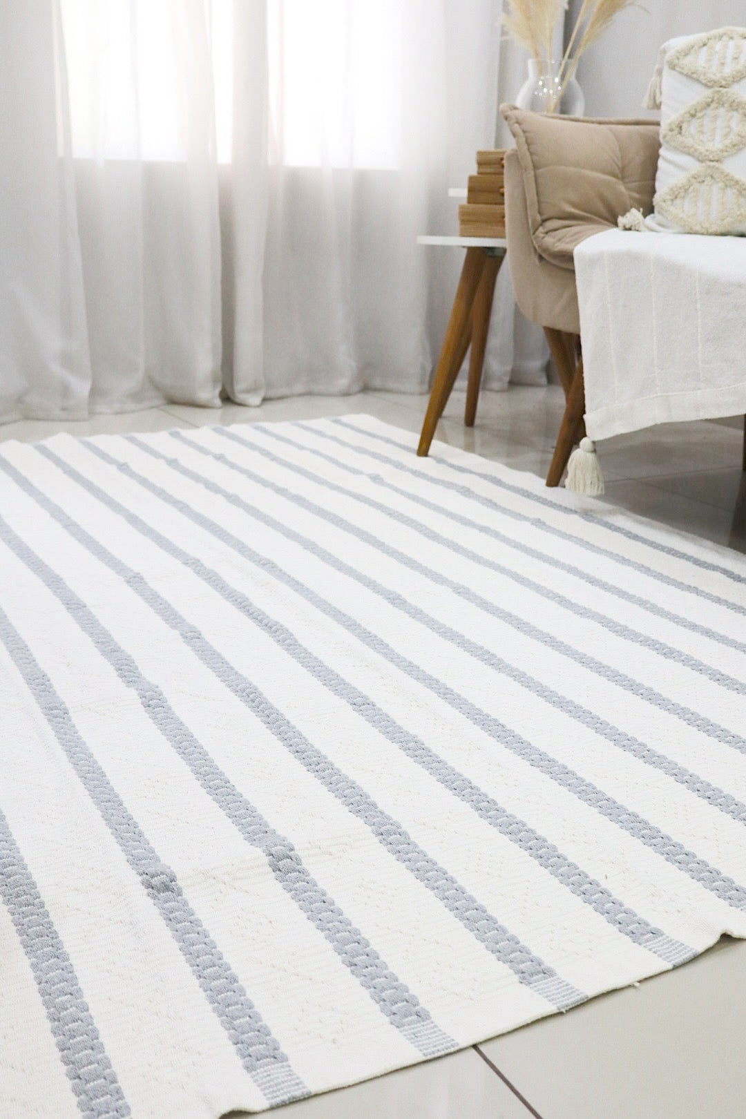 Tapete Itatiaia Listrado Algodão Cru com Cinza 1,50x2,00m