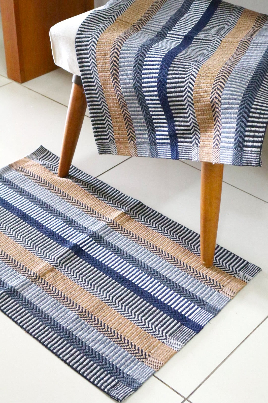 Tapete 46X67cm Listrado Etnico Azul