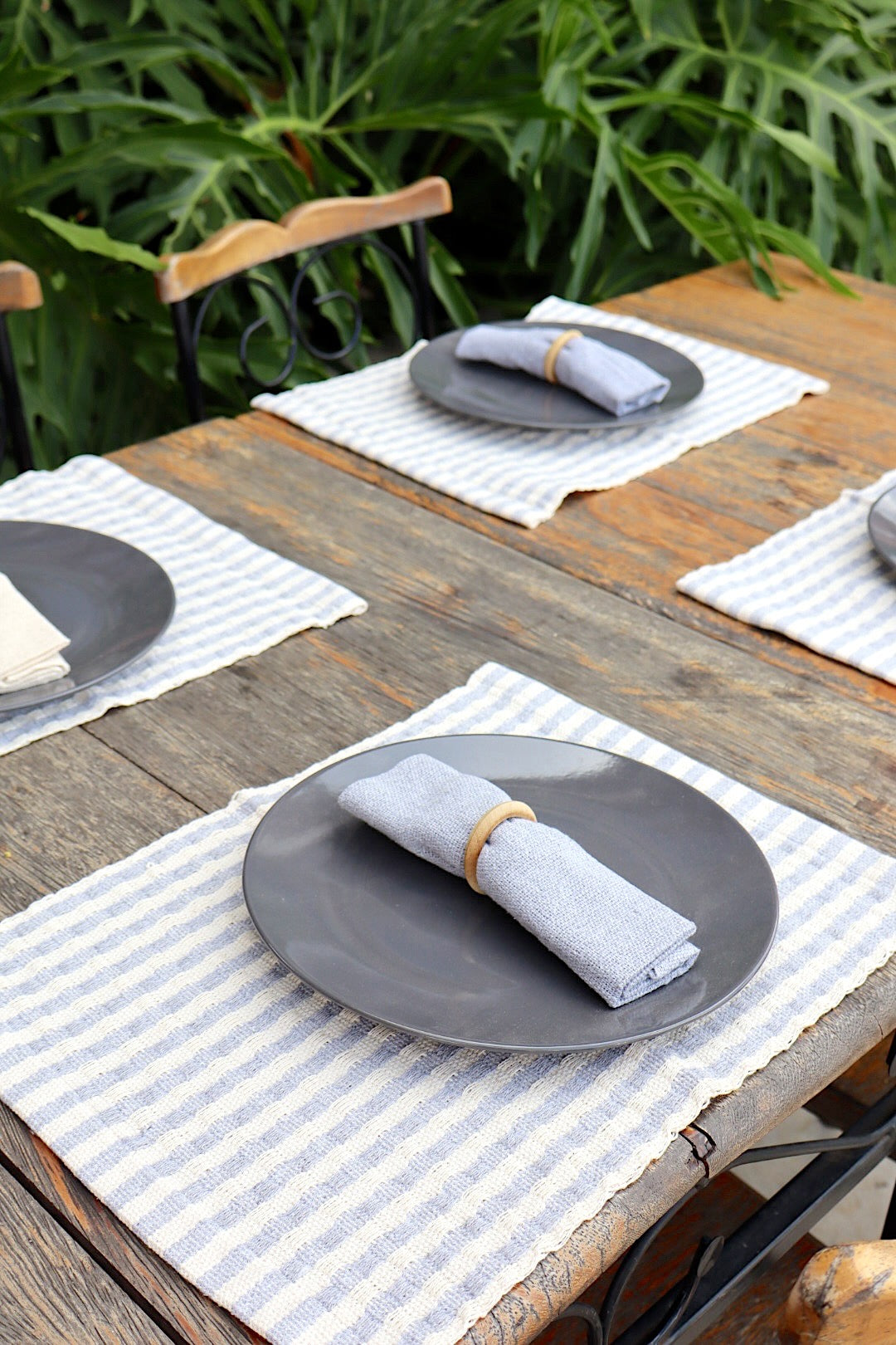 Kit De Jogo Americano, Guardanapo e Argola 4 lugares Cru com Cinza