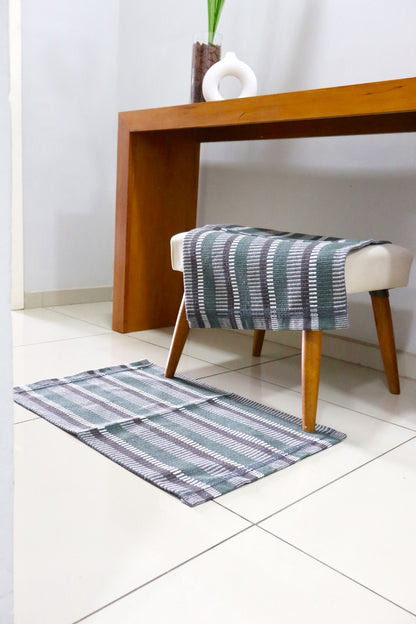 Tapete 46X67cm Listrado Cinza e Verde