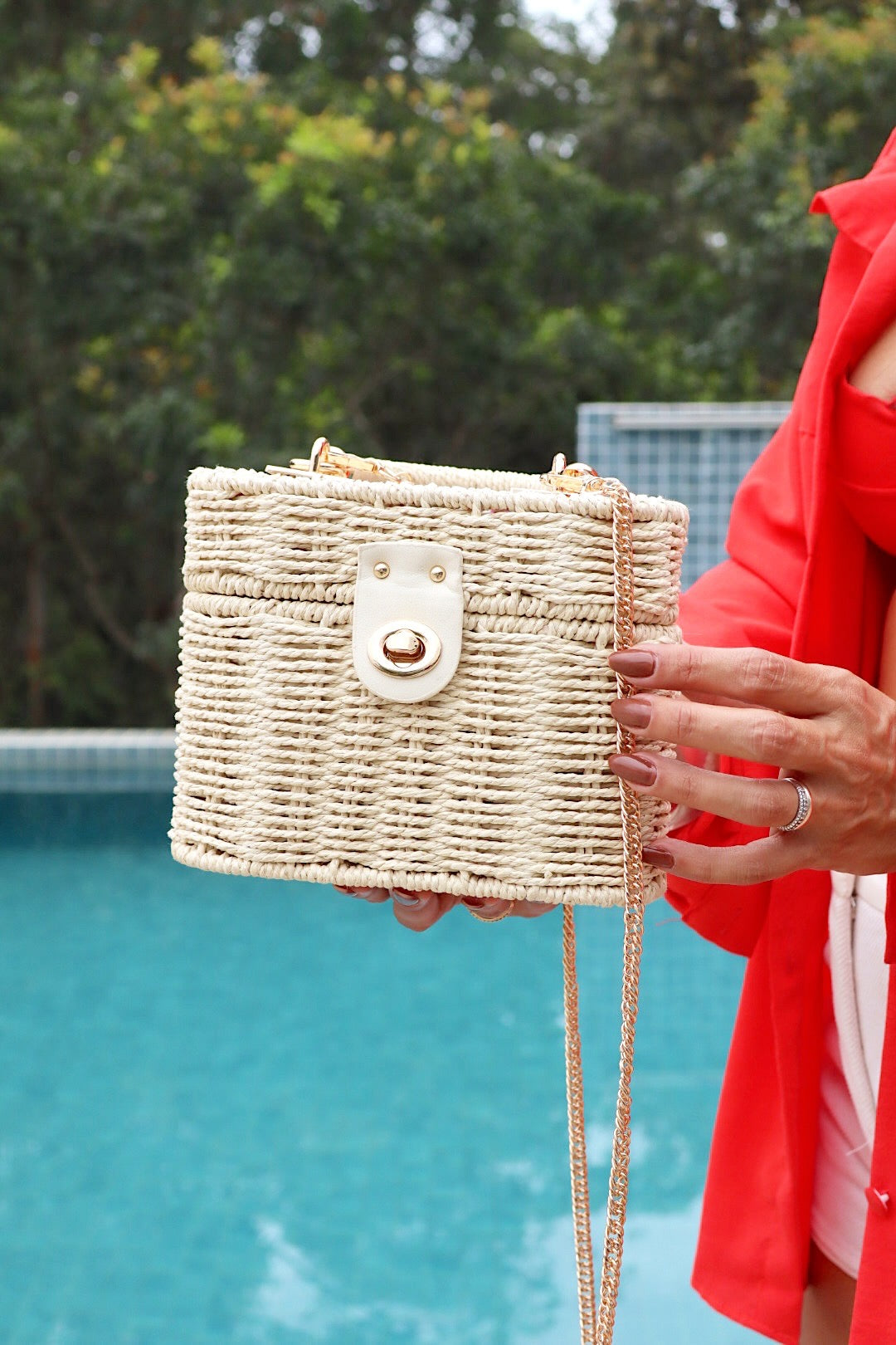 Bolsa Baú de Palha com Alça de Corrente