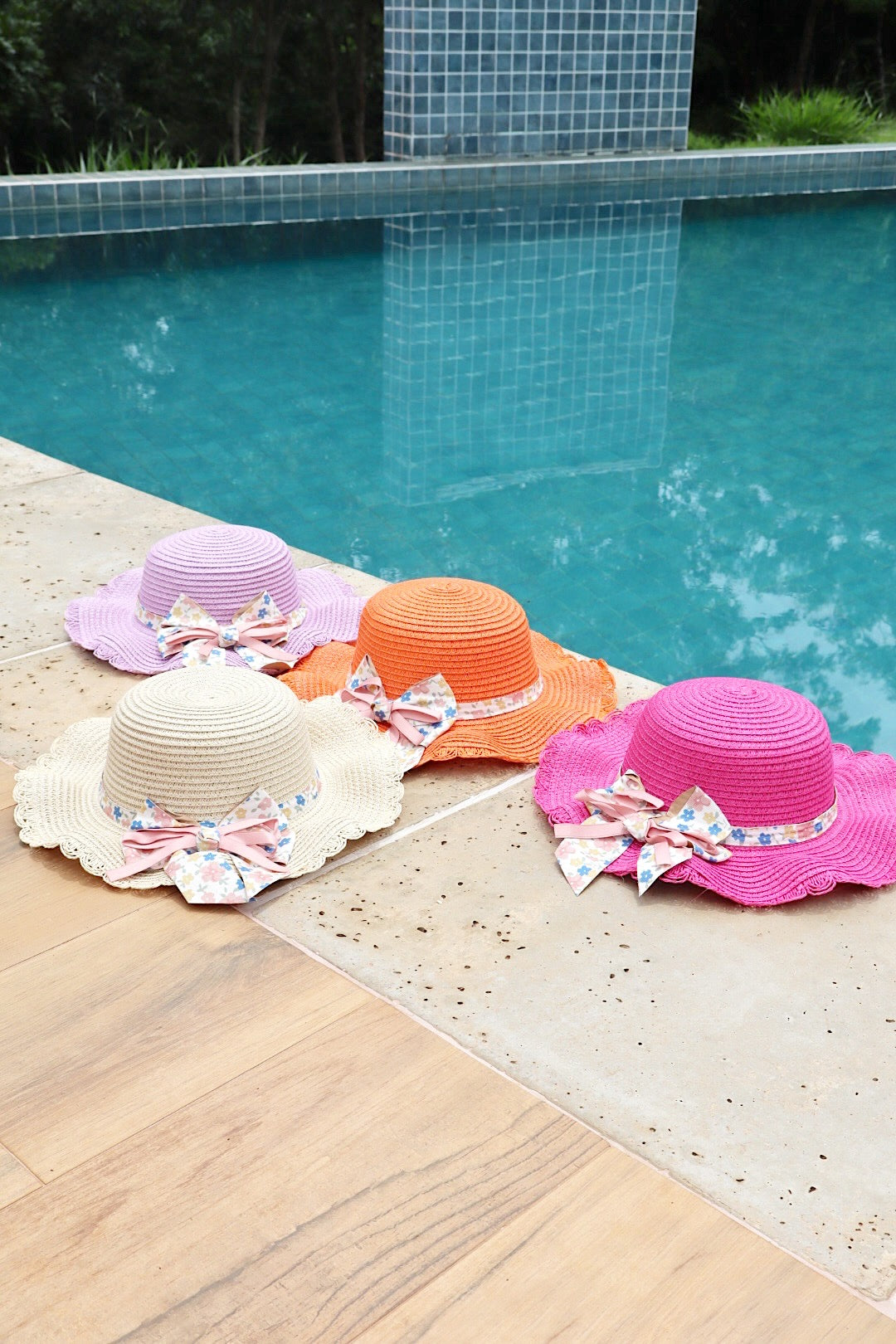 Chapéu Infantil de Praia com Laço Floral