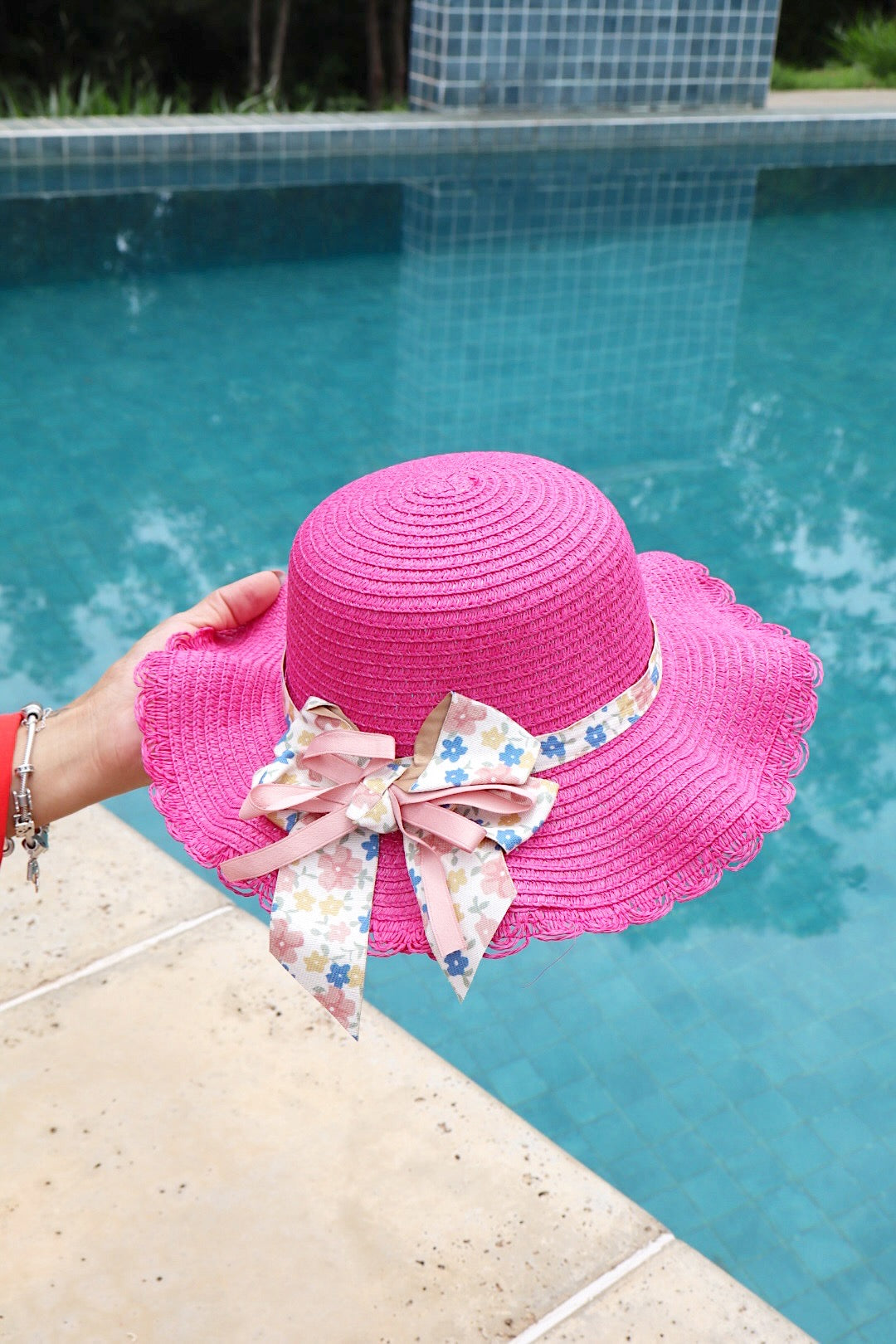 Chapéu Infantil de Praia com Laço Floral