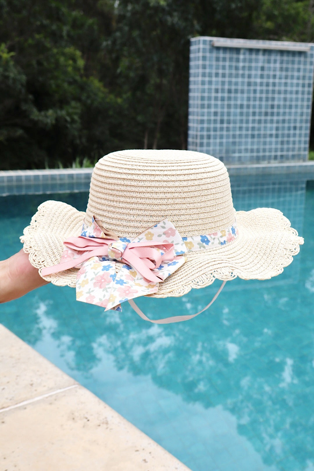 Chapéu Infantil de Praia com Laço Floral