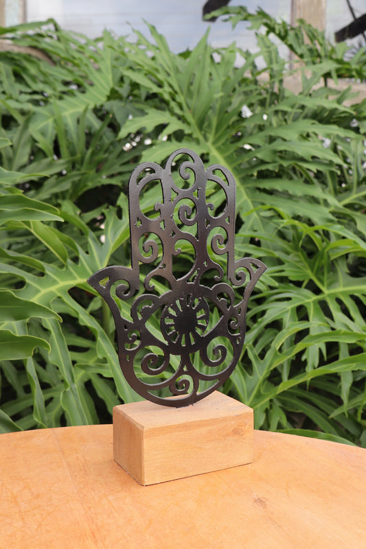 Pedestal Mão de Fátima com Base em Madeira