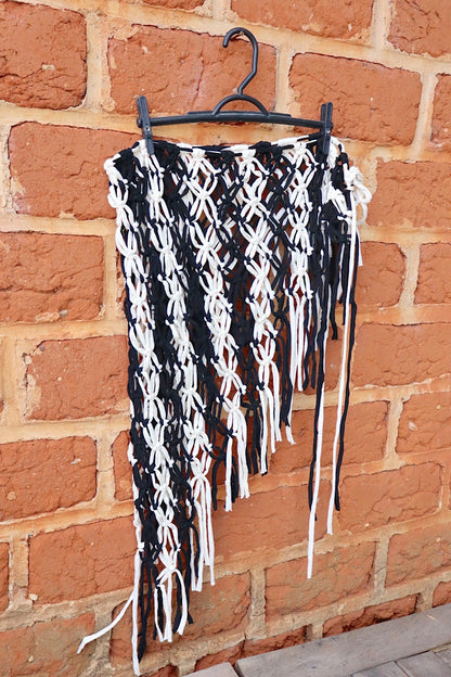 Saída de Praia Crochê Macramê Curta Recorte Luxo em Malha Cru e Preta