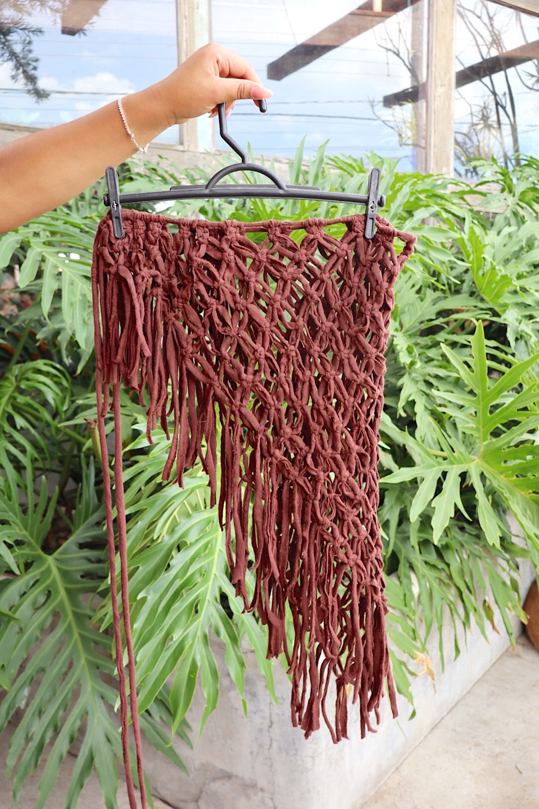 Saída de Praia Crochê Macramê Curta Recorte Luxo em Malha Marrom