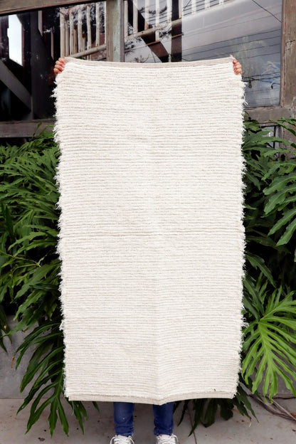 Tapete Médio Dupla Face Felpudo Bege/ Cru Sem Franja 0,80x1,40m