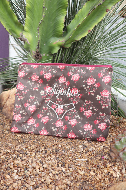 Necessaire Porta Calcinha Limpinha Sujinha G Flores Vermelhas Fundo Marrom
