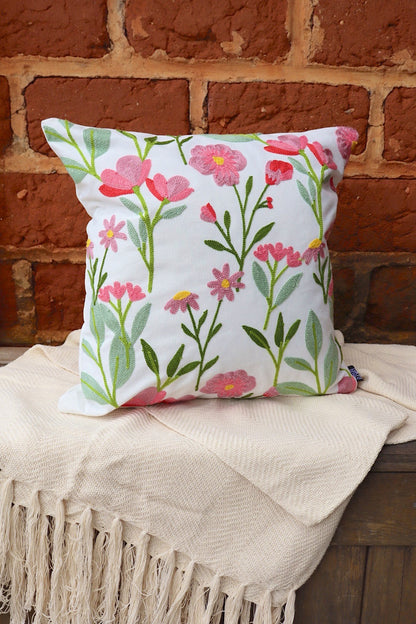 Capa de Almofada Bordada em Linho 45x45 Flores EST016