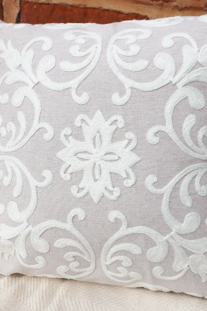 Capa de Almofada Bordada em Linho 45x45 Nude EST003