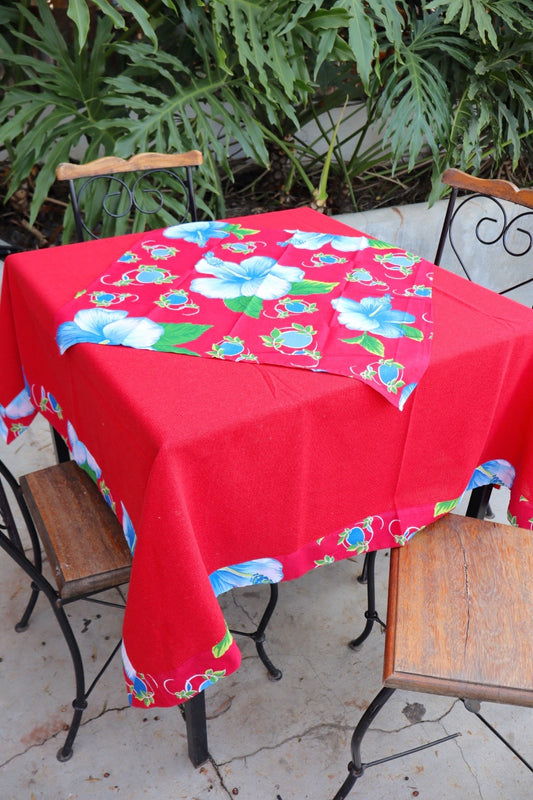 Toalha de Mesa com Barra de Chita Vermelha com Composê 1,10x1,10m