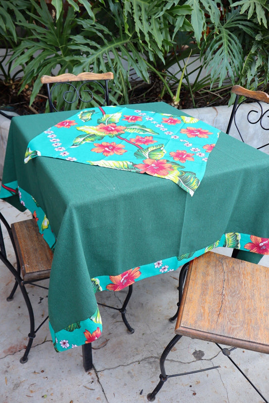 Toalha de Mesa com Barra de Chita Verde/ Tifanny com Composê 1,10x1,10m