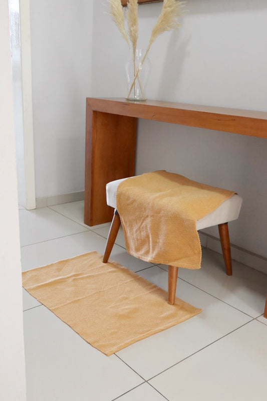 Tapete em Linha Mostarda 48x78cm