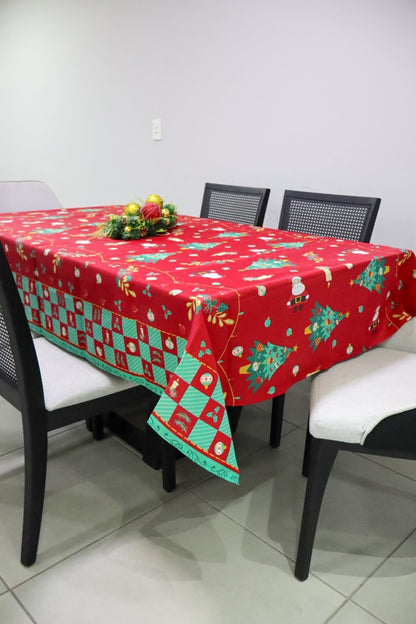 Toalha de Mesa Natal Oxford Papai Noel e Árvore 1,40x2,20m