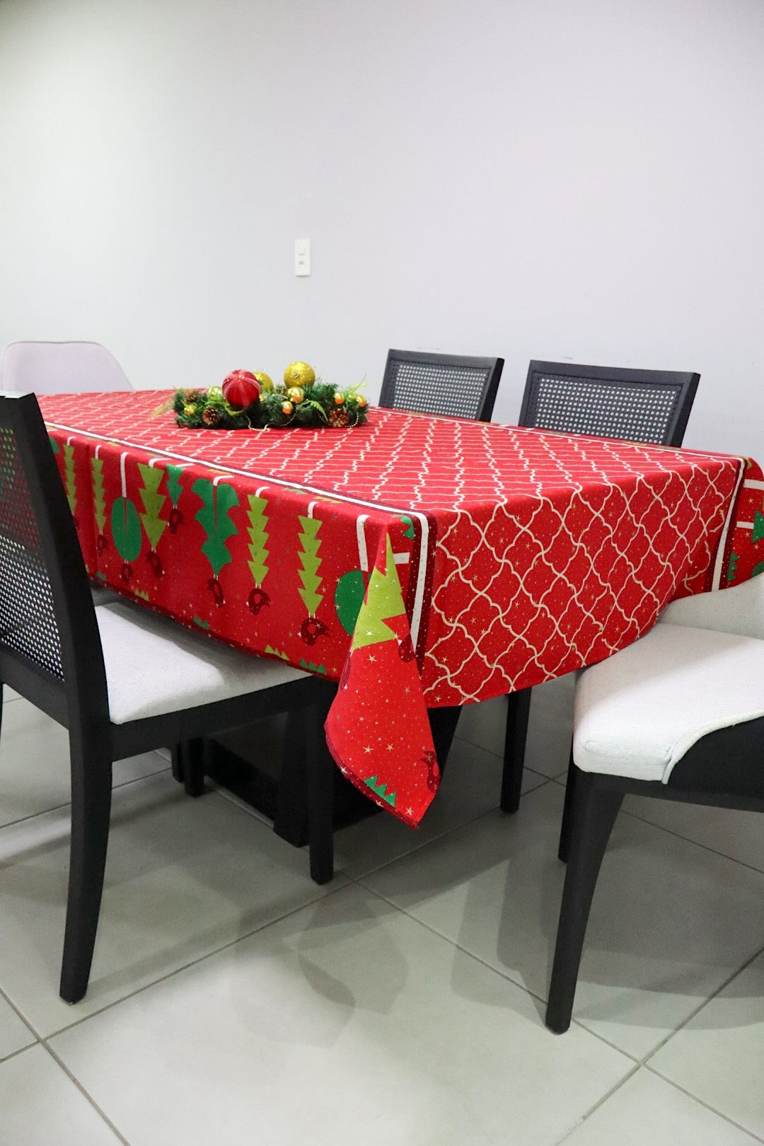 Toalha de Mesa Natal Oxford Árvores Geométrica 1,40x2,20m