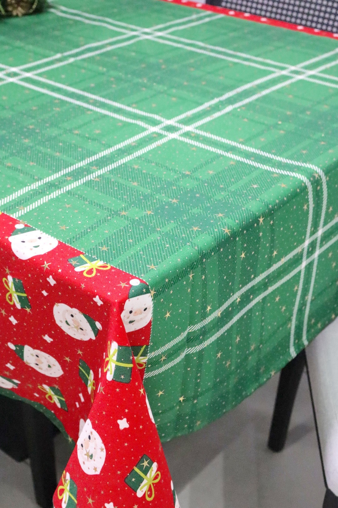 Toalha de Mesa Natal Oxford Papai Noel Verde 1,40x2,20m
