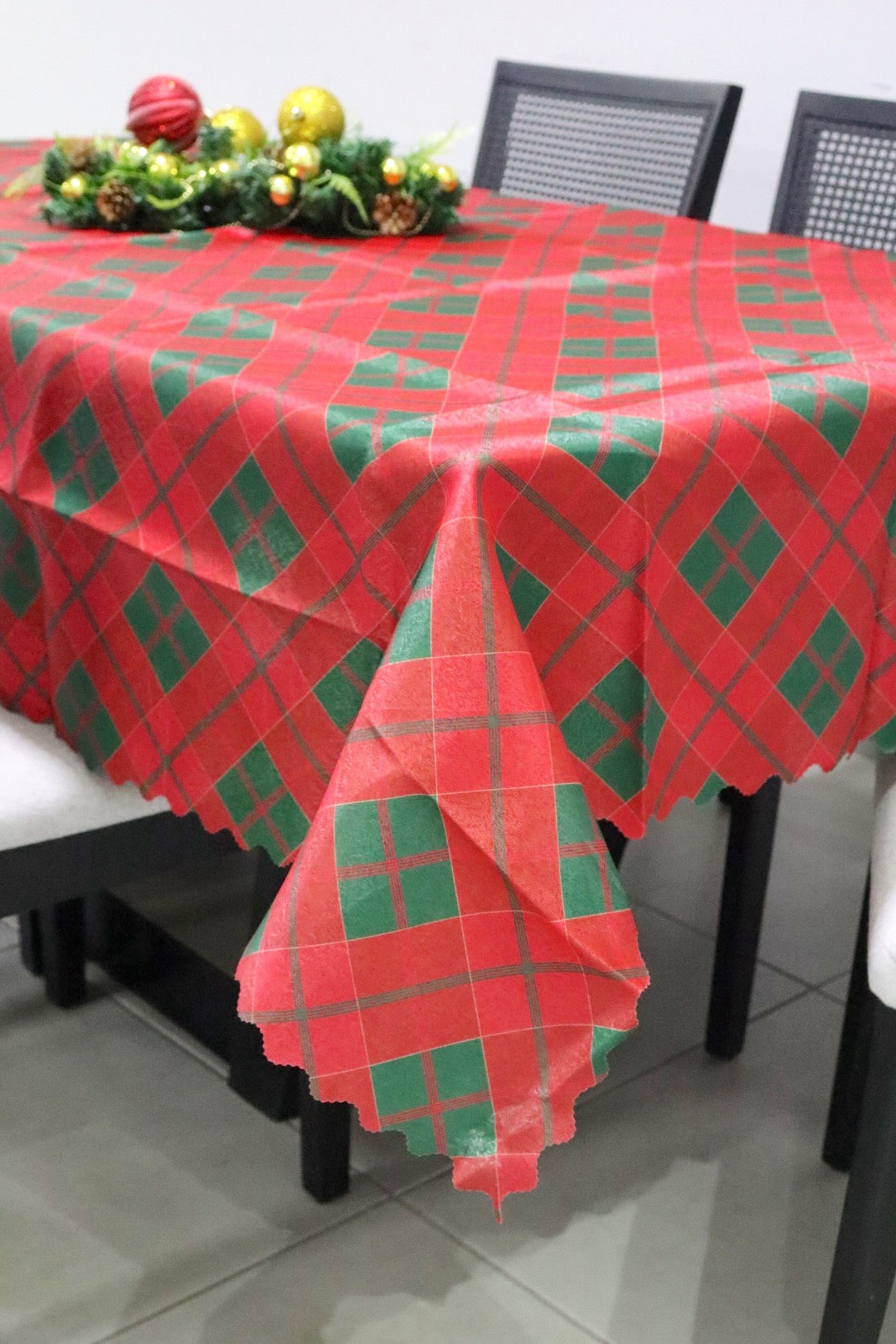 Toalha de Mesa Natal Oxford Xadrez Vermelha 1,40x2,20m