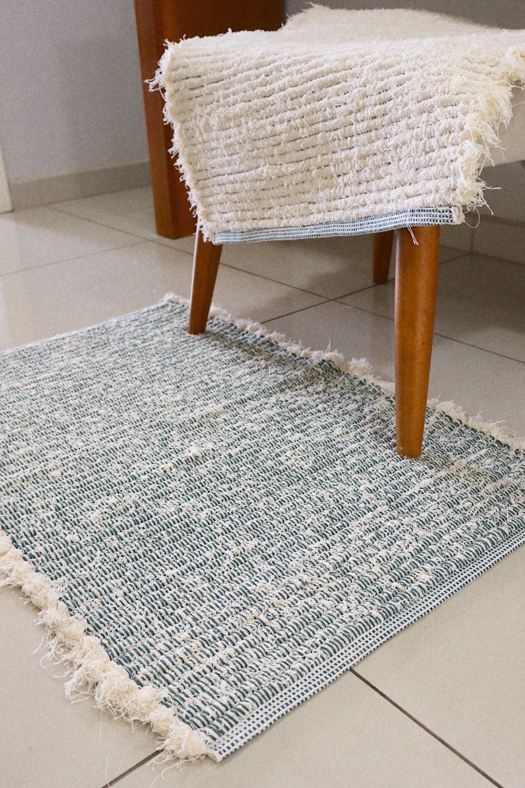 Tapete Algodão Felpudo Dupla Face Verde sem Franja 50x80cm