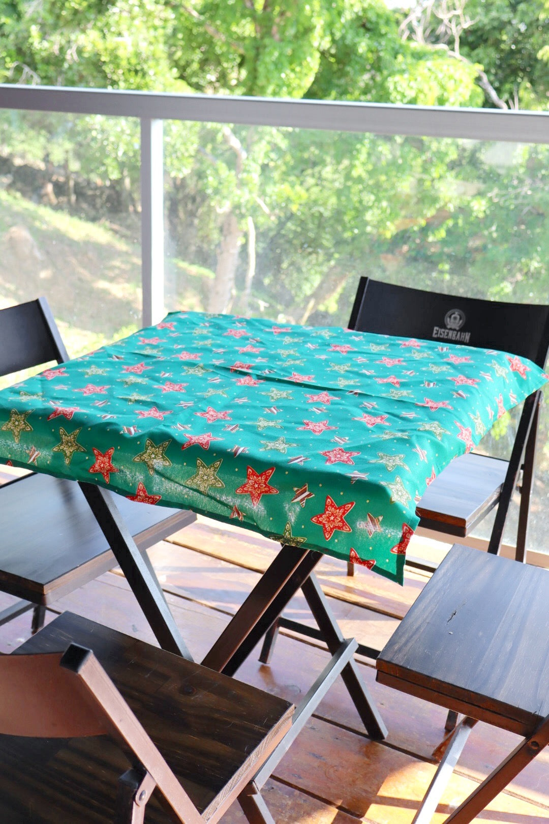 Toalha de Mesa Quadrada Composê Estrelas Verde Natal
