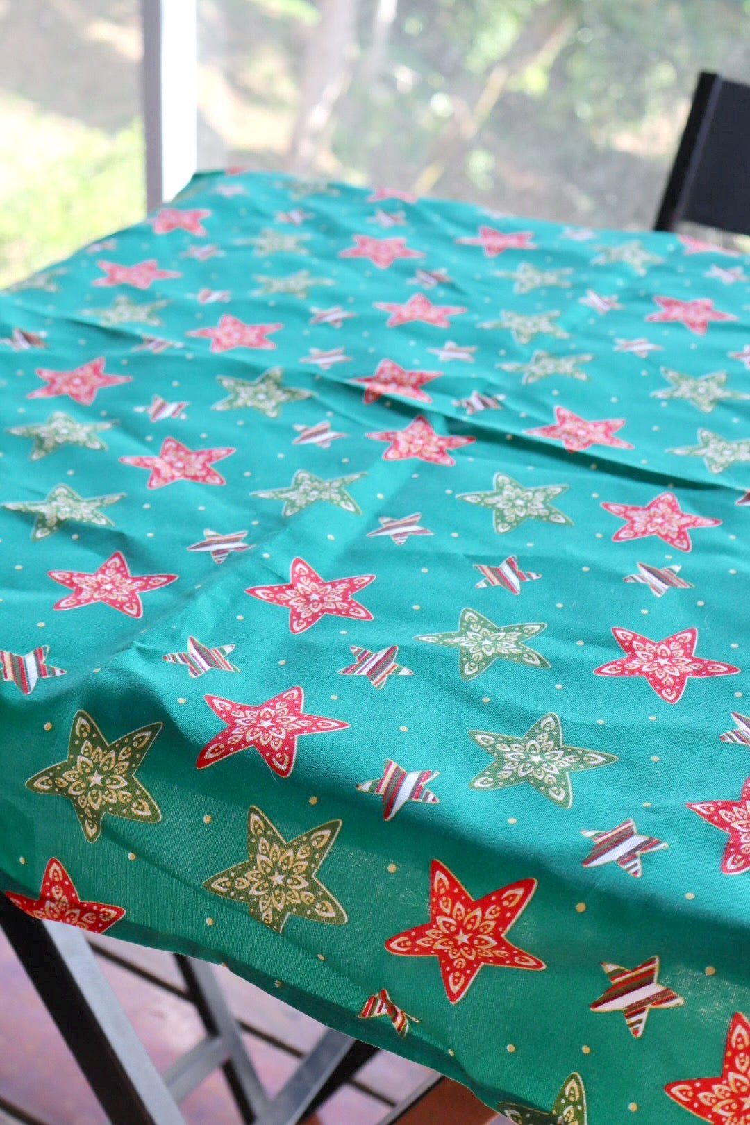 Toalha de Mesa Quadrada Composê Estrelas Verde Natal