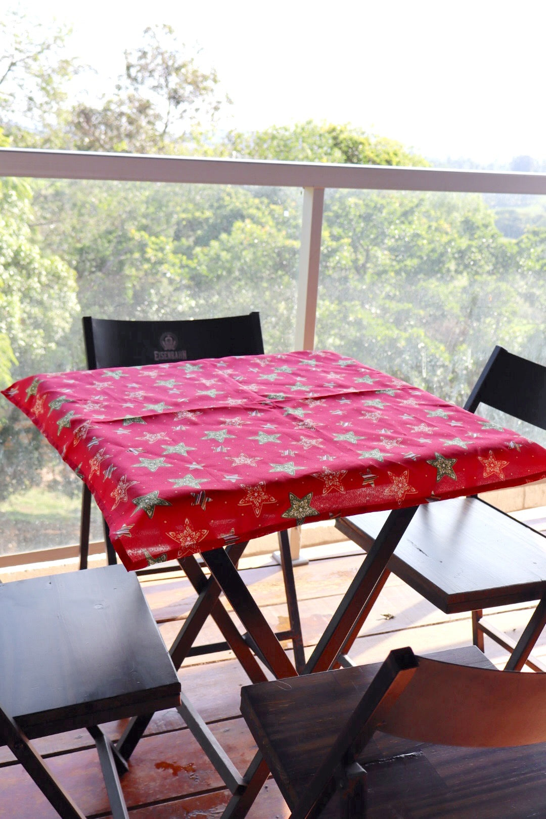 Toalha de Mesa Quadrada Composê Estrelas Vermelho Natal