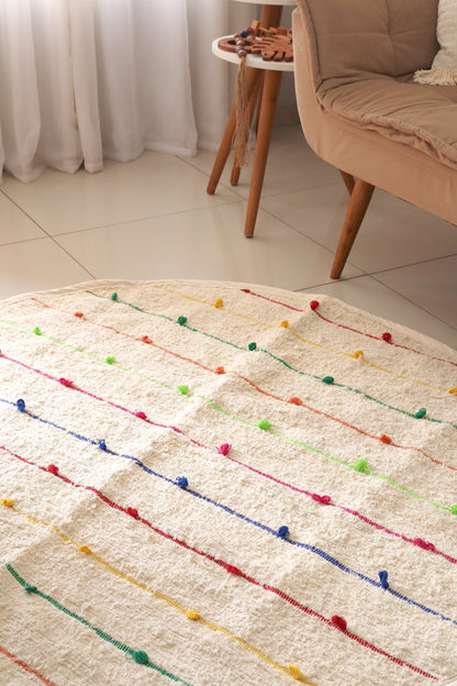 Tapete Algodão Puxadinho Redondo Pompom Colorido Arco Íris 2,0m
