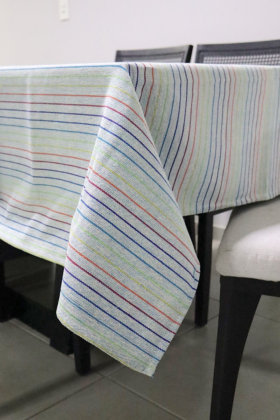 Toalha de Mesa Algodão Arco Íris Listra Fina Mesclada 1,5mx2,2m